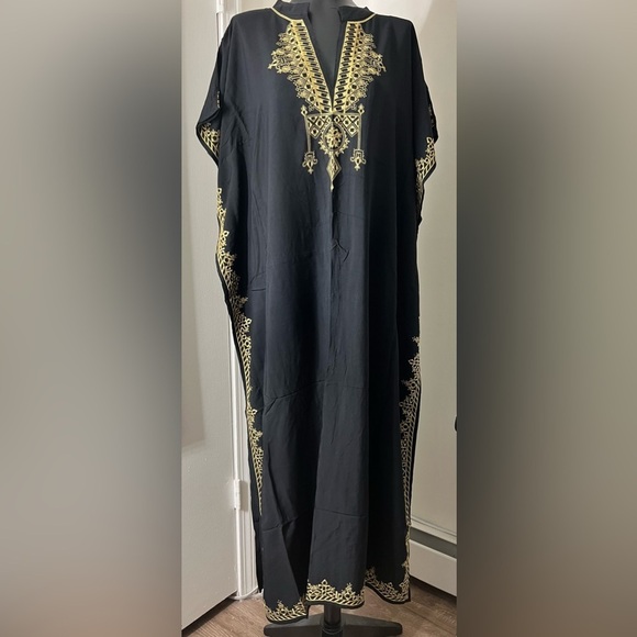 Pretty Woman Boutique Other - Elegant Black Gold Embroidered Kaftan Cover Up Maxi Dress